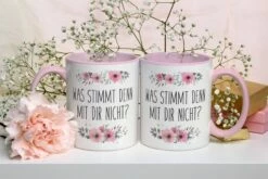 Tasse - Was Stimmt Denn Mit Dir Nicht? - Blumig 10 Tasse - Was Stimmt Denn Mit Dir Nicht? - Blumig -Becher Geschäft Doppelt WasStimmtDennNicht 357288