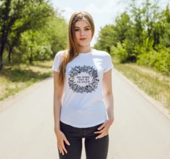 T-Shirt Damen - Was Stimmt Denn Mit Dir Nicht? - Skull Statement 11 T-Shirt Damen - Was Stimmt Denn Mit Dir Nicht? - Skull Statement -Becher Geschäft bild t shirt damen was stimmt denn mit dir nicht skull statement 4